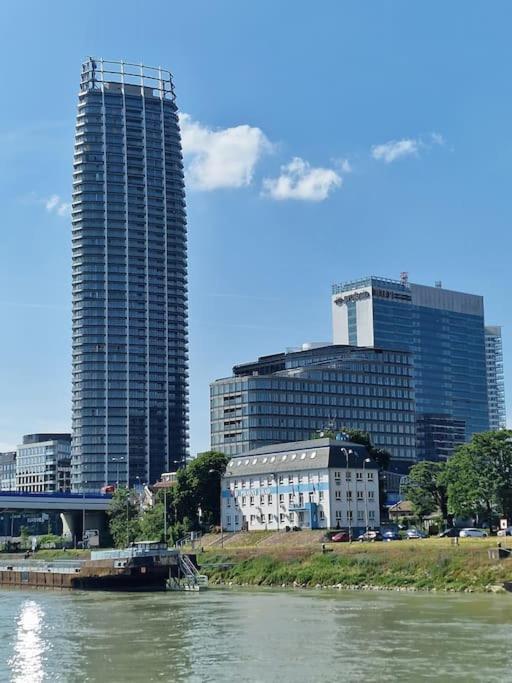The First Skyscraper In Slovakia Διαμέρισμα Μπρατισλάβα Εξωτερικό φωτογραφία